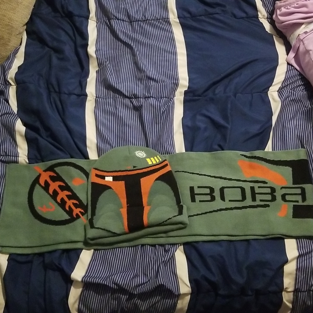 Boba Fett scarf & hat